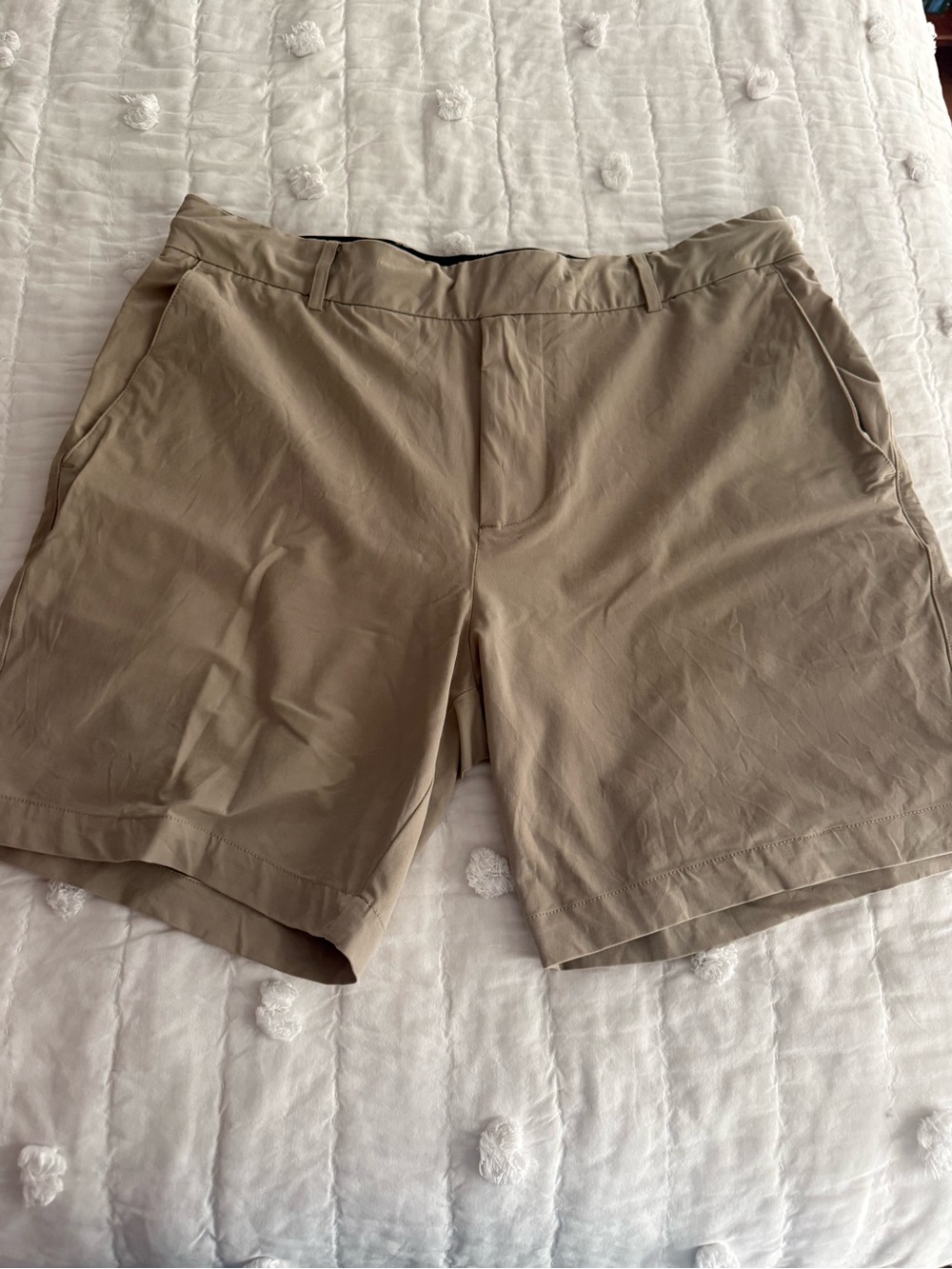 James Perse Men's Light Khaki Flat-Front Shorts